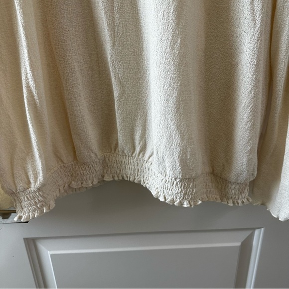 ivory cream pullover smocked top from Time and Tru size 22 - Picture 3 of 11